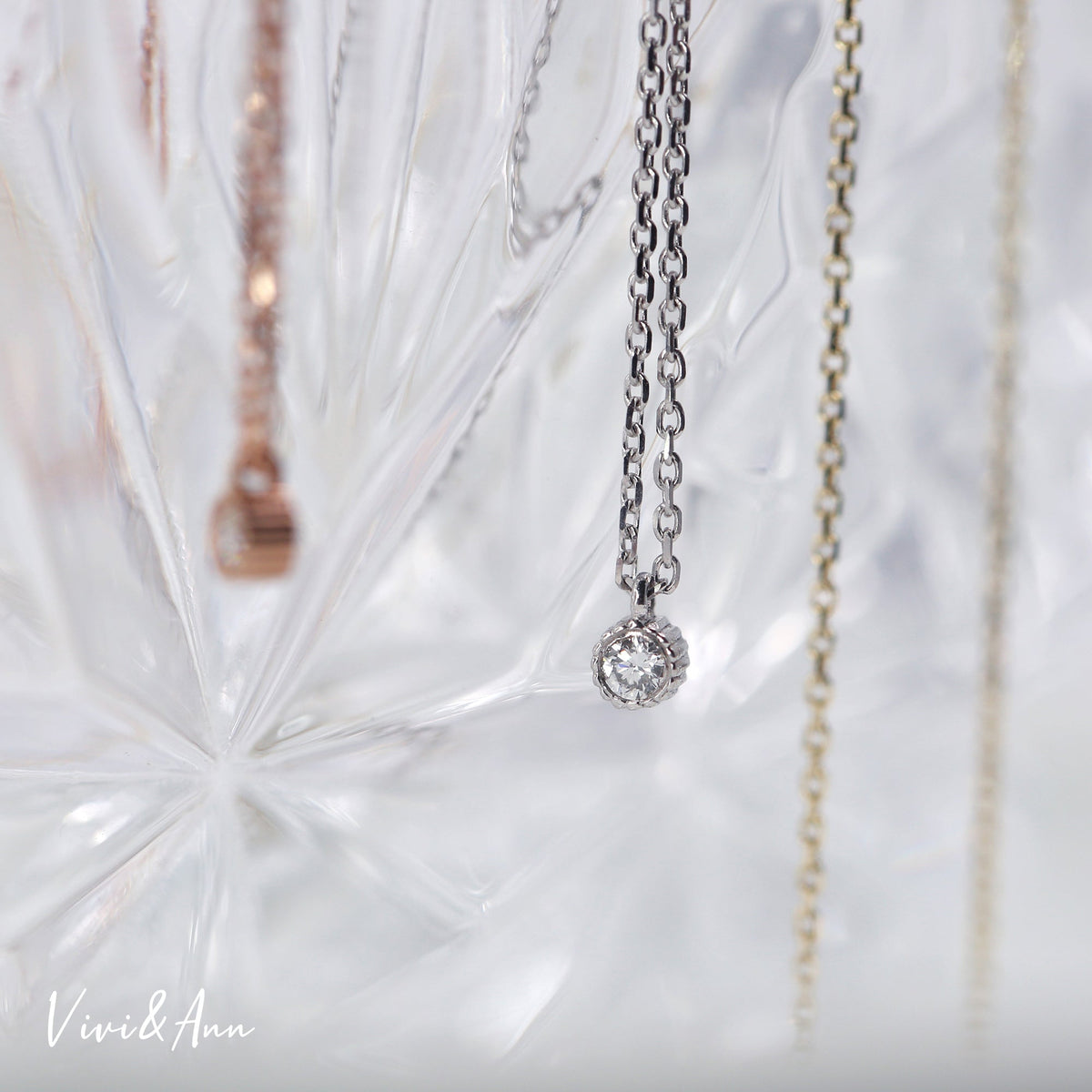 Signature Solid 18k Gold Floral Diamond Necklace